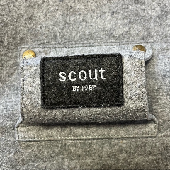 Scout By Petunia Pickle Bottom Dark Grey Felt Diaper Messenger Bag - Picture 5 of 14